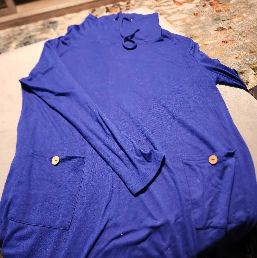Tun8c sweater